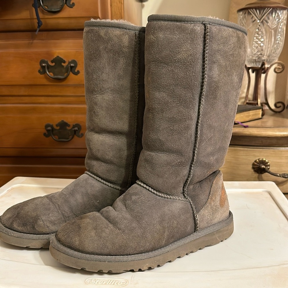 Gray tall uggs